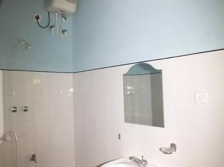 پانسیون Aroghaya  Resort Akurala