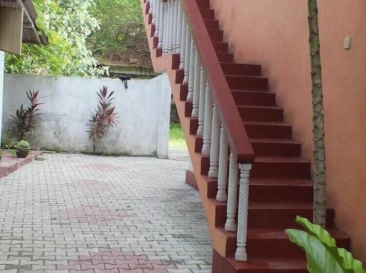 펜션 Aroghaya  Resort Akurala