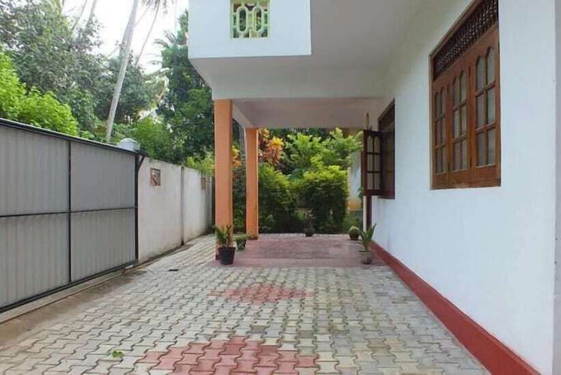 펜션 Aroghaya  Resort Akurala