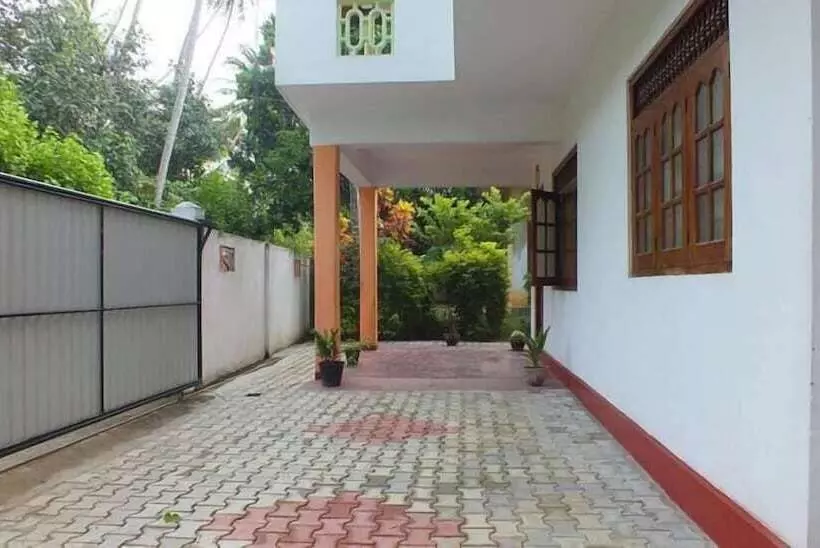 پانسیون Aroghaya  Resort Akurala