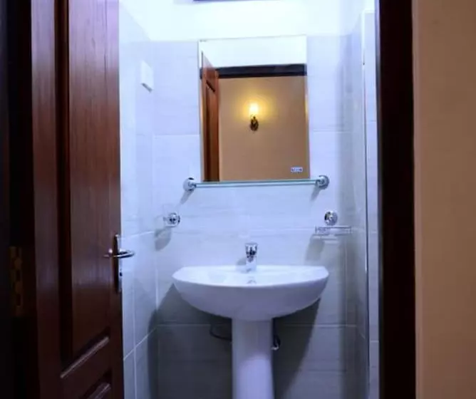 پانسیون Avanhala By Royal Mall