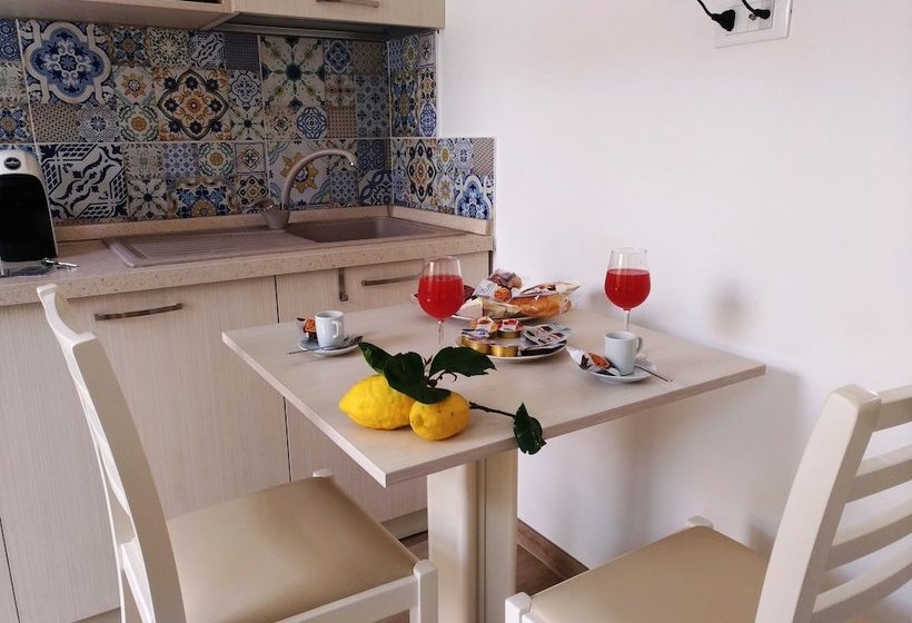 Пансион Lemons & Sun Apartment