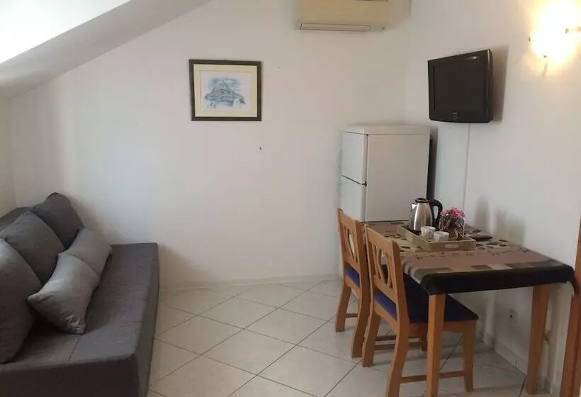 Majatalo Villa Menalo