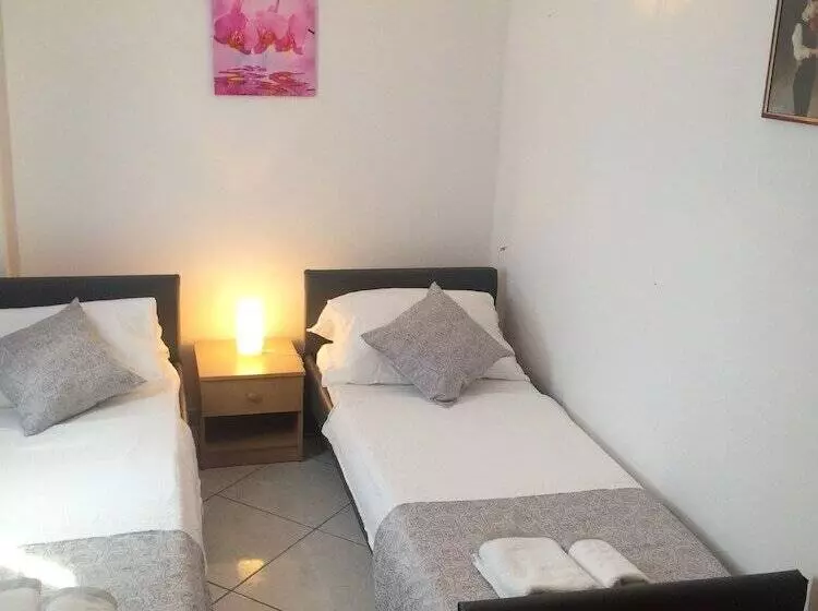 Majatalo Villa Menalo