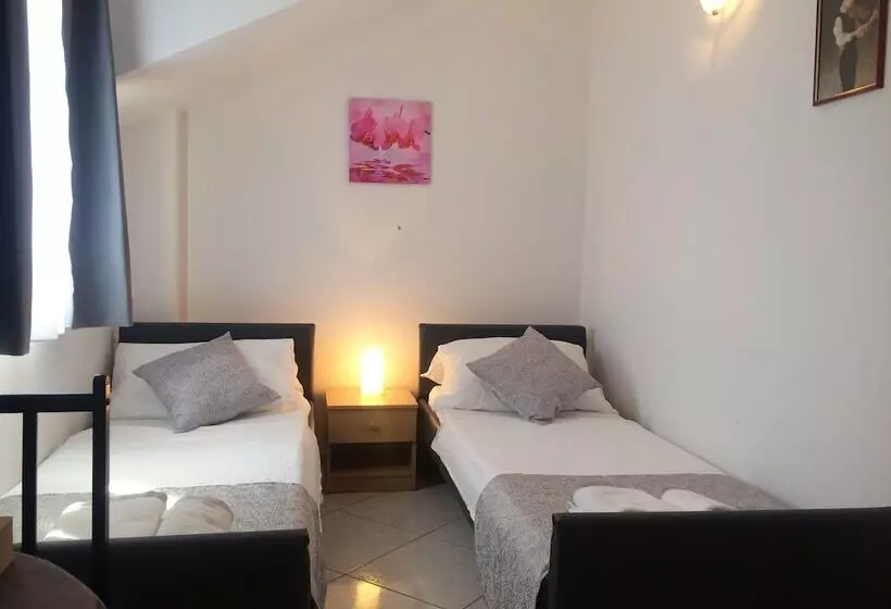 Majatalo Villa Menalo