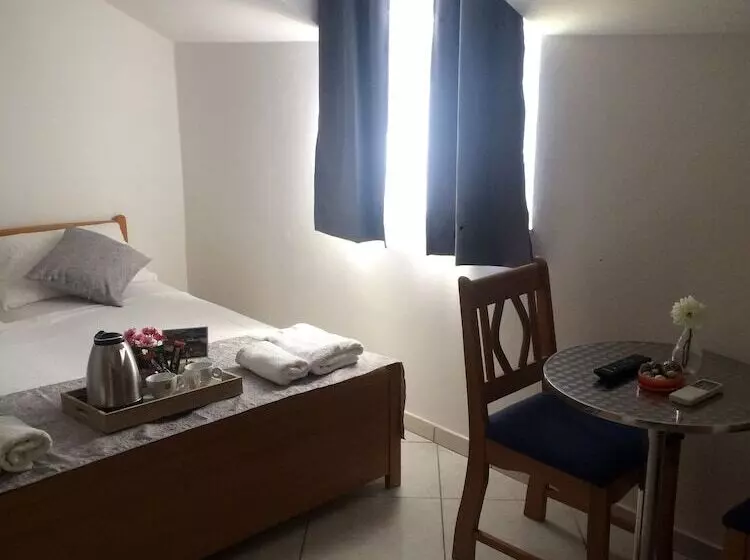 Majatalo Villa Menalo