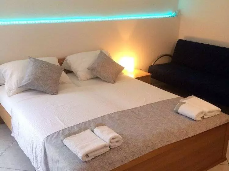 Majatalo Villa Menalo