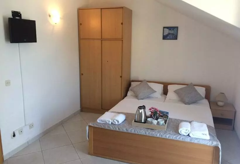 Majatalo Villa Menalo