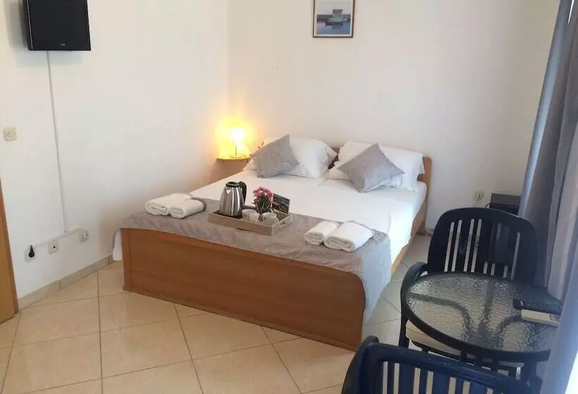 Majatalo Villa Menalo