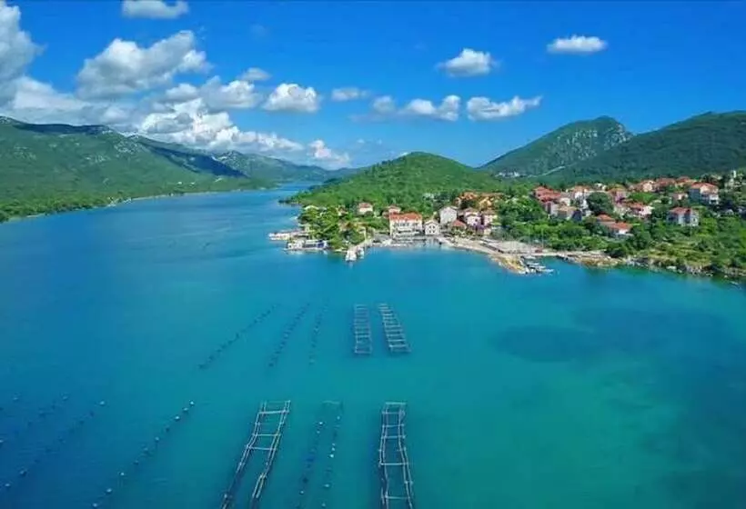 Majatalo Villa Menalo