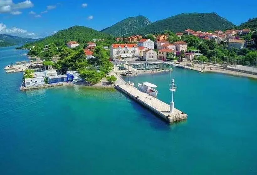 Majatalo Villa Menalo