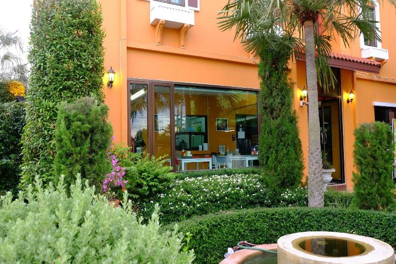 هتل I Home Residence And