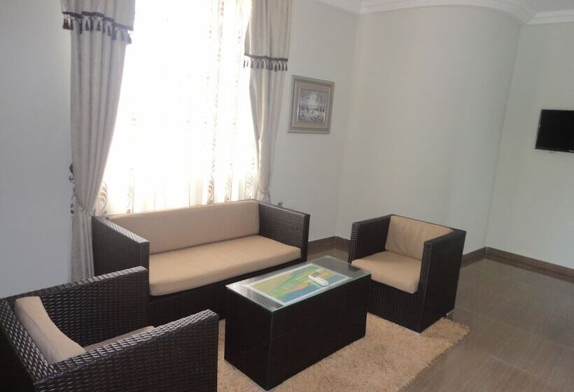 فندق Tenack Beach Resort &