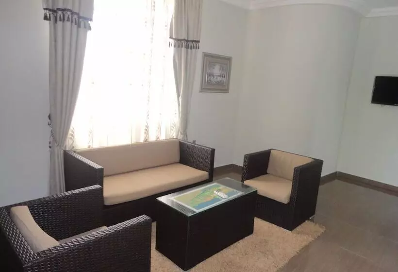 Hotelli Tenack Beach Resort &