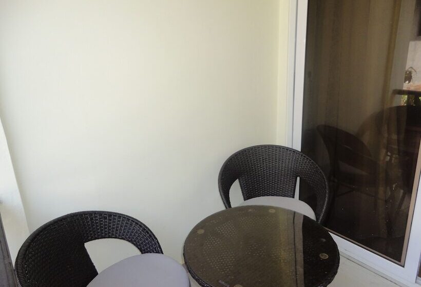 فندق Tenack Beach Resort &