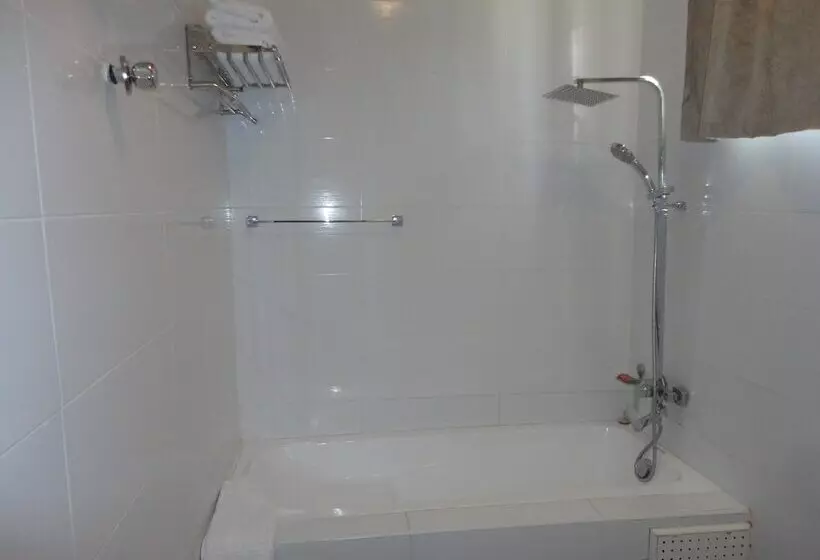 Hotelli Tenack Beach Resort &