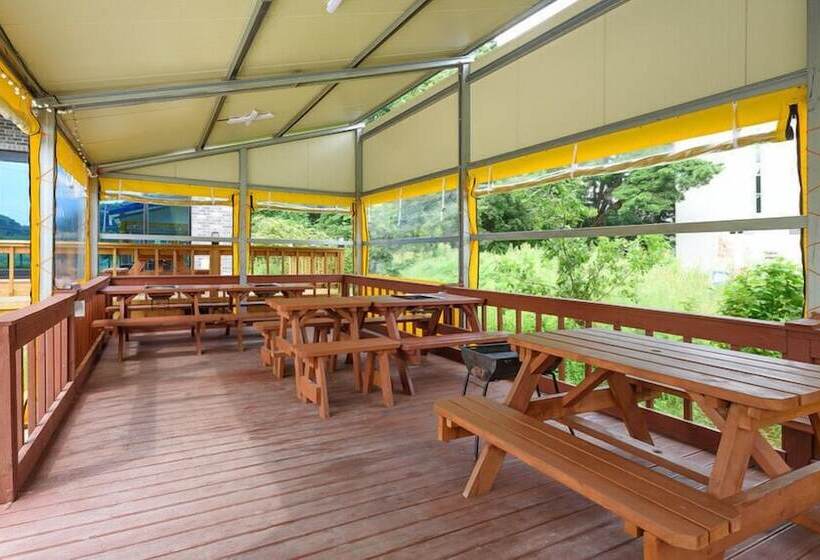 בית מלון כפרי Gyeongpoen Pension