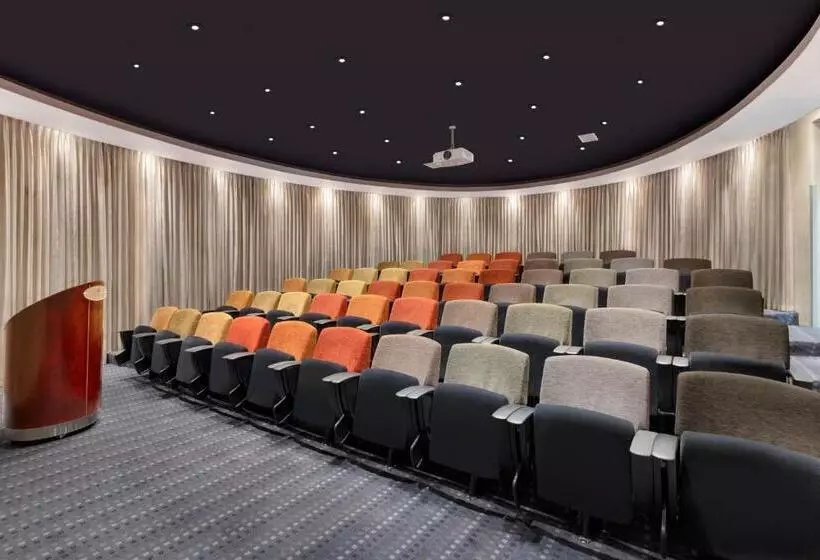 Отель African Pride Melrose Arch, Autograph Collection