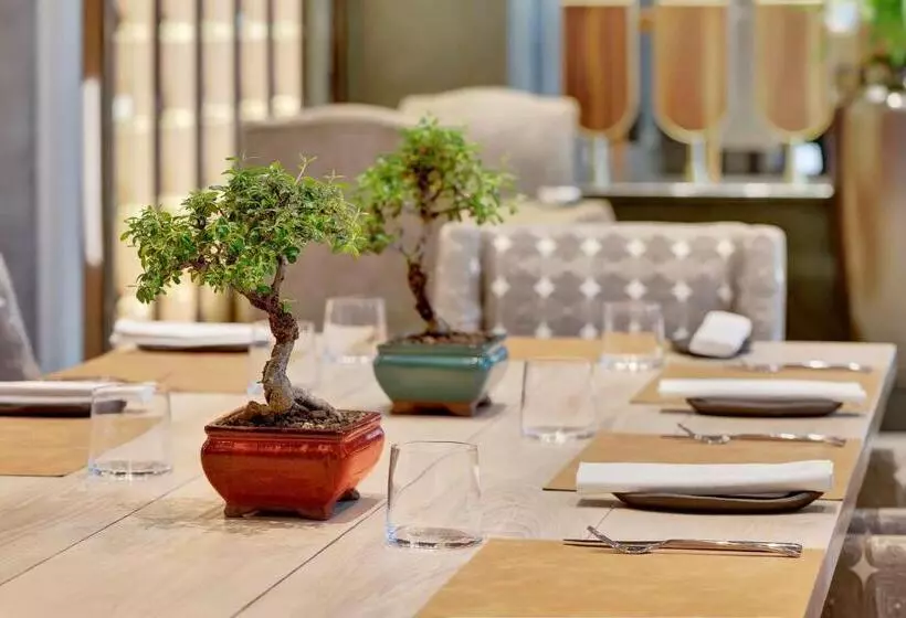 Отель African Pride Melrose Arch, Autograph Collection