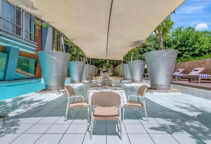 Отель African Pride Melrose Arch, Autograph Collection