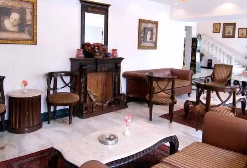 בית מלון כפרי Ashok Country Resort