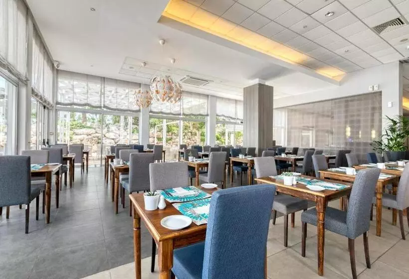 Отель Atlantica Sea Breeze, Adults Only