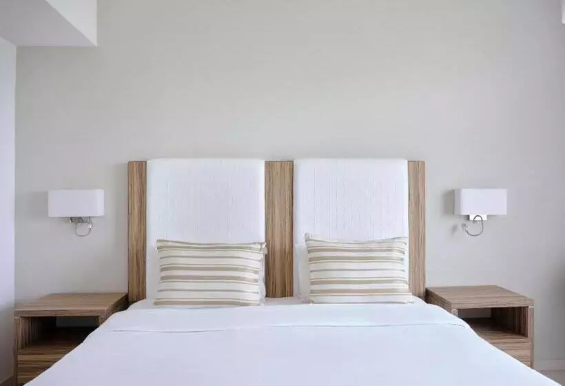 Отель Atlantica Sea Breeze, Adults Only