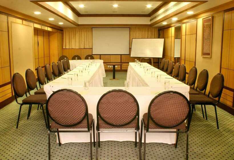 בית מלון כפרי Gokulam Park