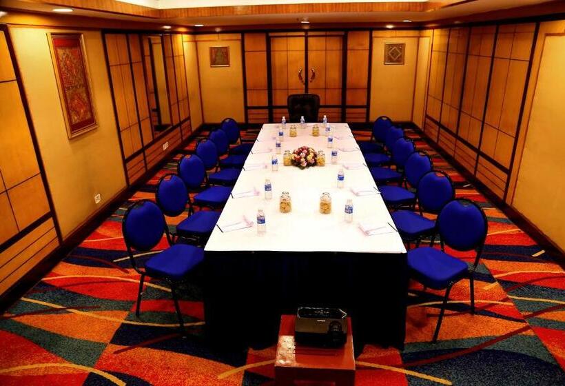 בית מלון כפרי Gokulam Park