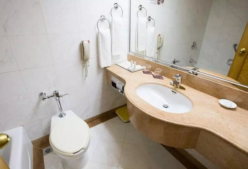 هتل Golden Crown China