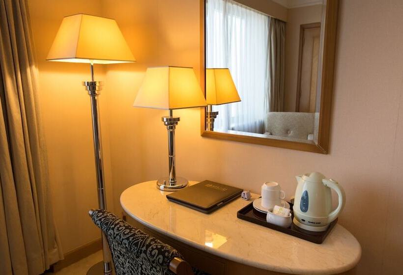 هتل Golden Crown China