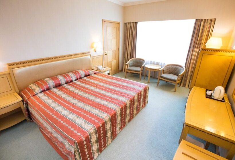 هتل Golden Crown China