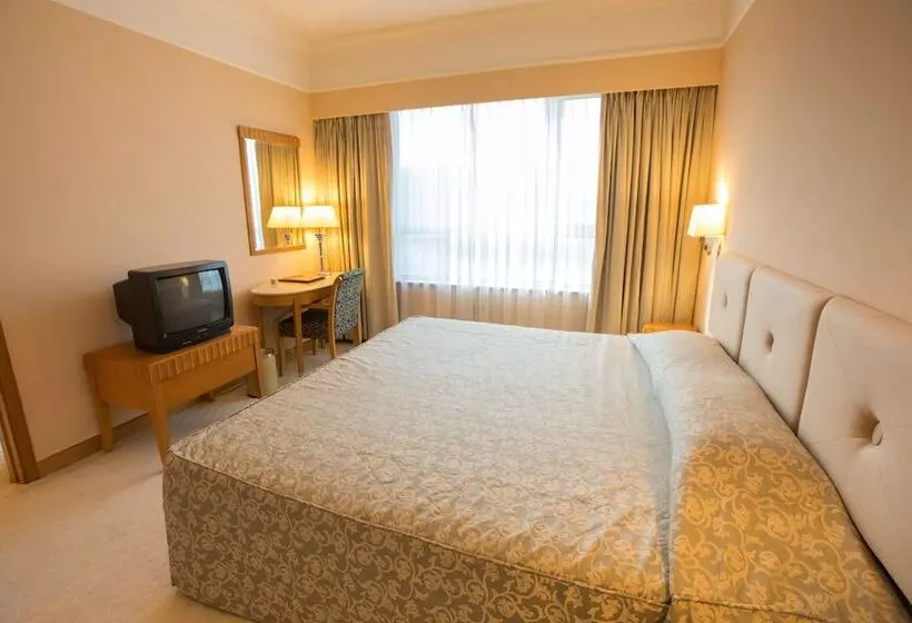 هتل Golden Crown China