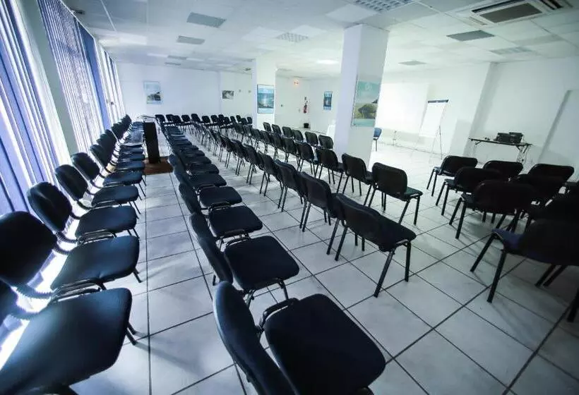 هتل Ibis Styles Cayenne Centre Amazonia