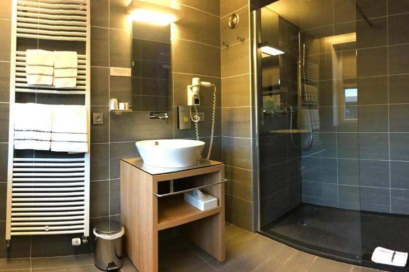 هتل Hôtel Restaurant L Auberge