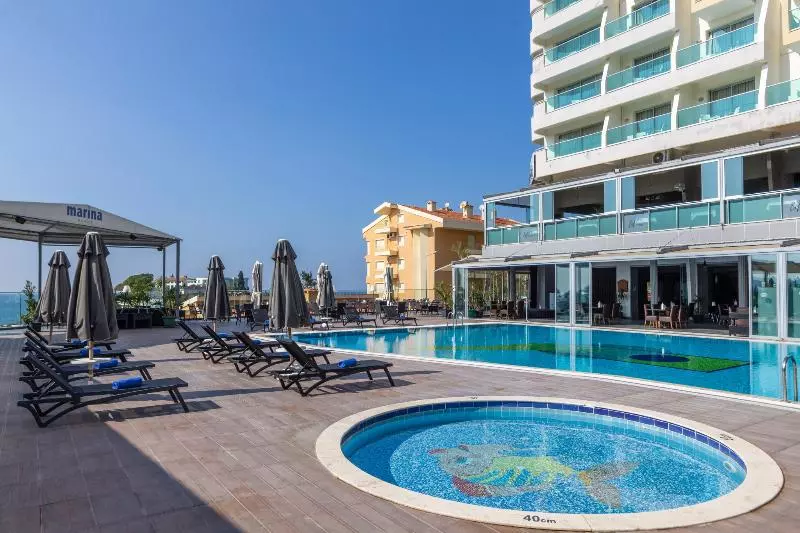 Marina Hotel Kuşadası