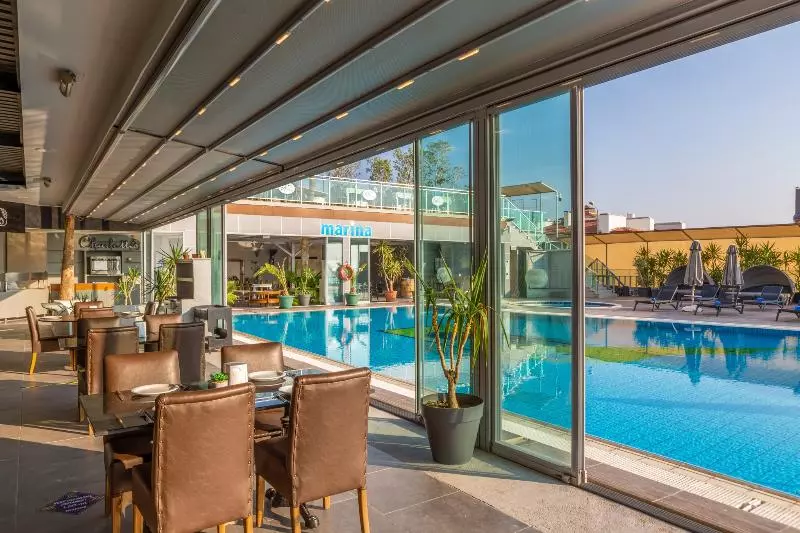 Marina Hotel Kuşadası