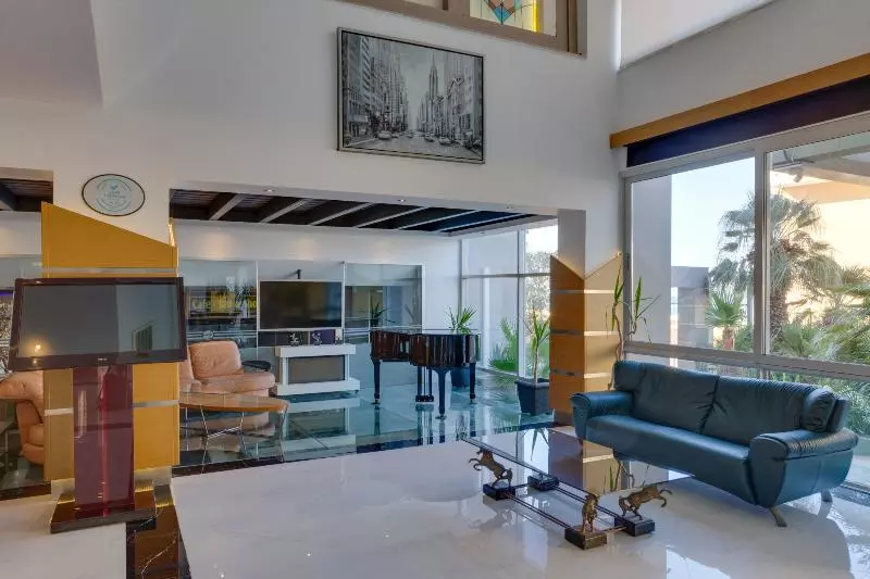 Marina Hotel Kuşadası