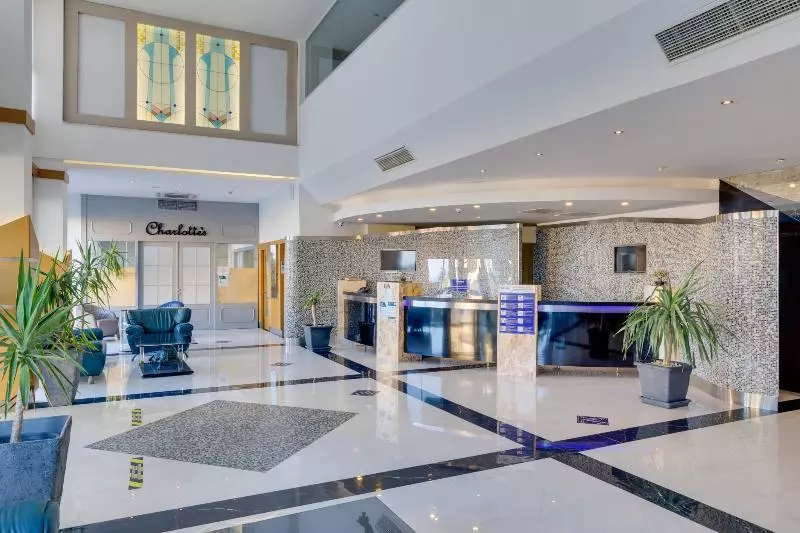 Marina Hotel Kuşadası