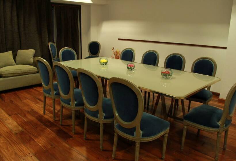 هتل Mayflower Suites