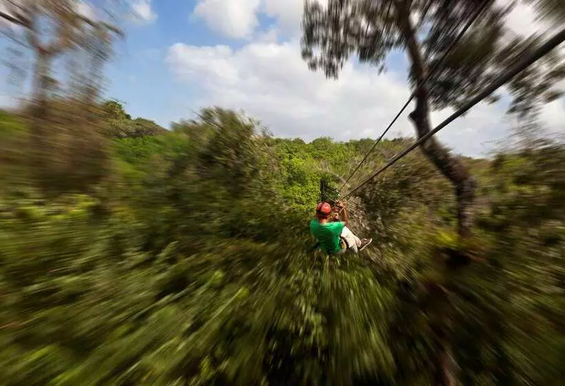 هتل Melia Panama Canal