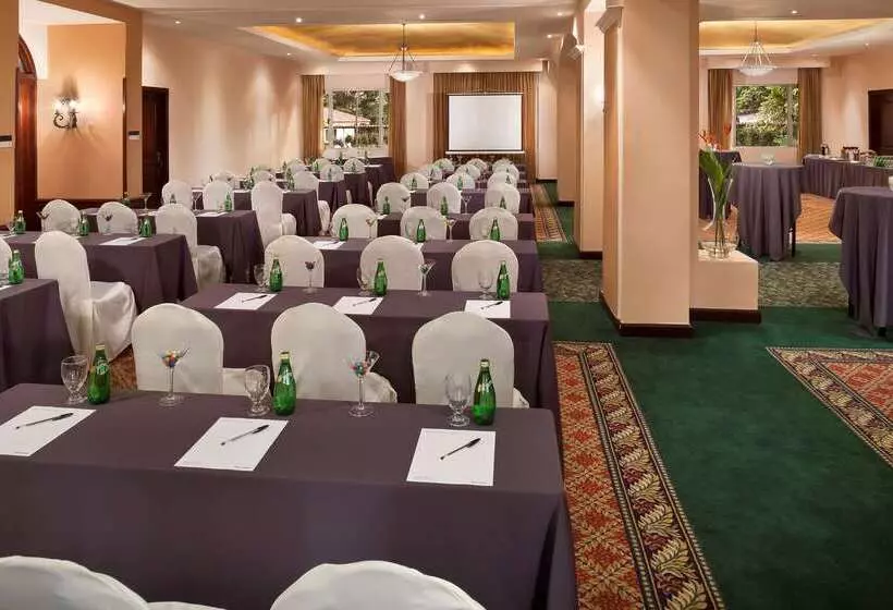 هتل Melia Panama Canal