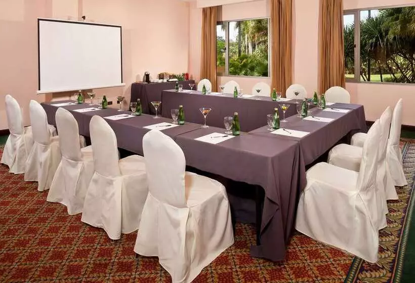 هتل Melia Panama Canal