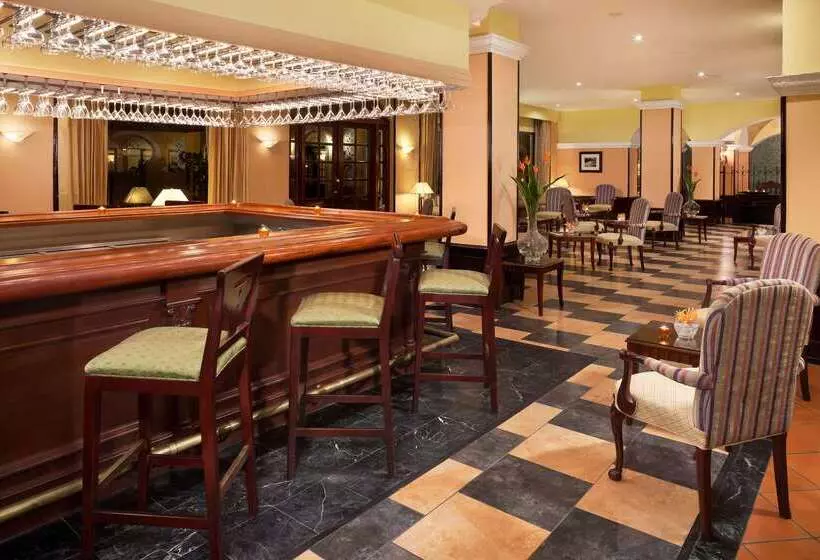 هتل Melia Panama Canal