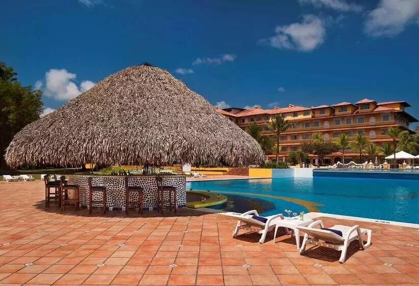 هتل Melia Panama Canal