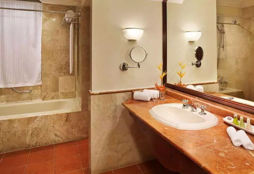 هتل Melia Panama Canal