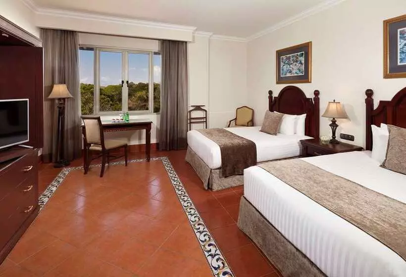 هتل Melia Panama Canal