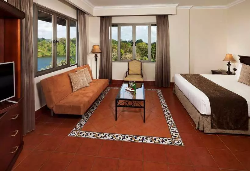 هتل Melia Panama Canal