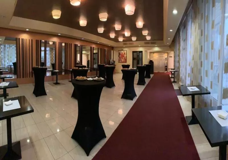 فندق Continental