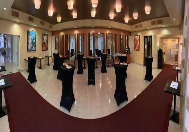 فندق Continental